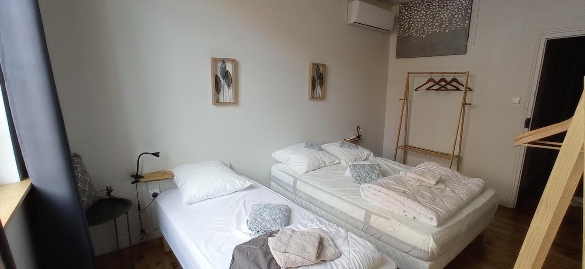 Plan B Hotel Сен Жан Пие-дьо-Пор Екстериор снимка
