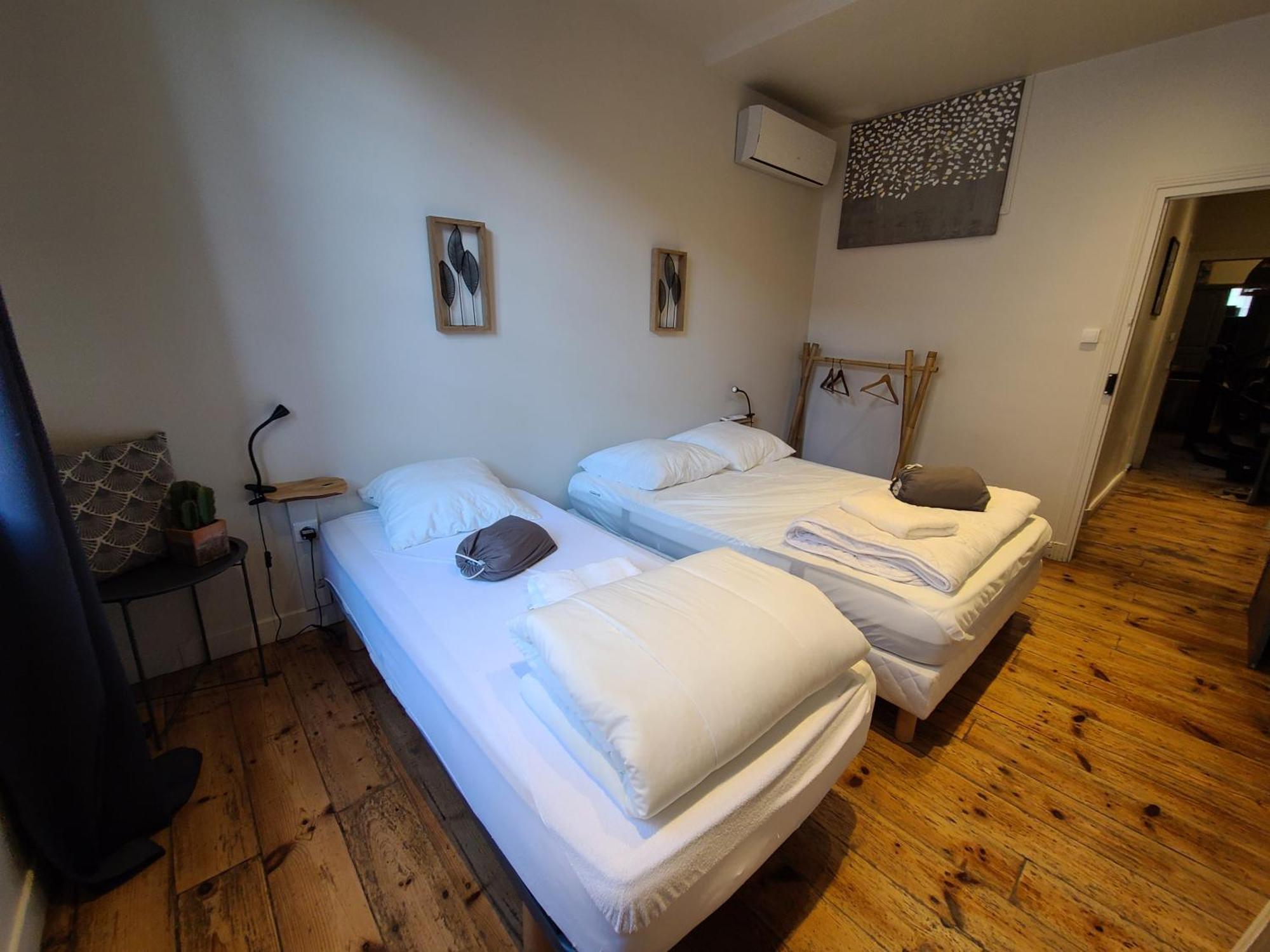 Plan B Hotel Сен Жан Пие-дьо-Пор Екстериор снимка