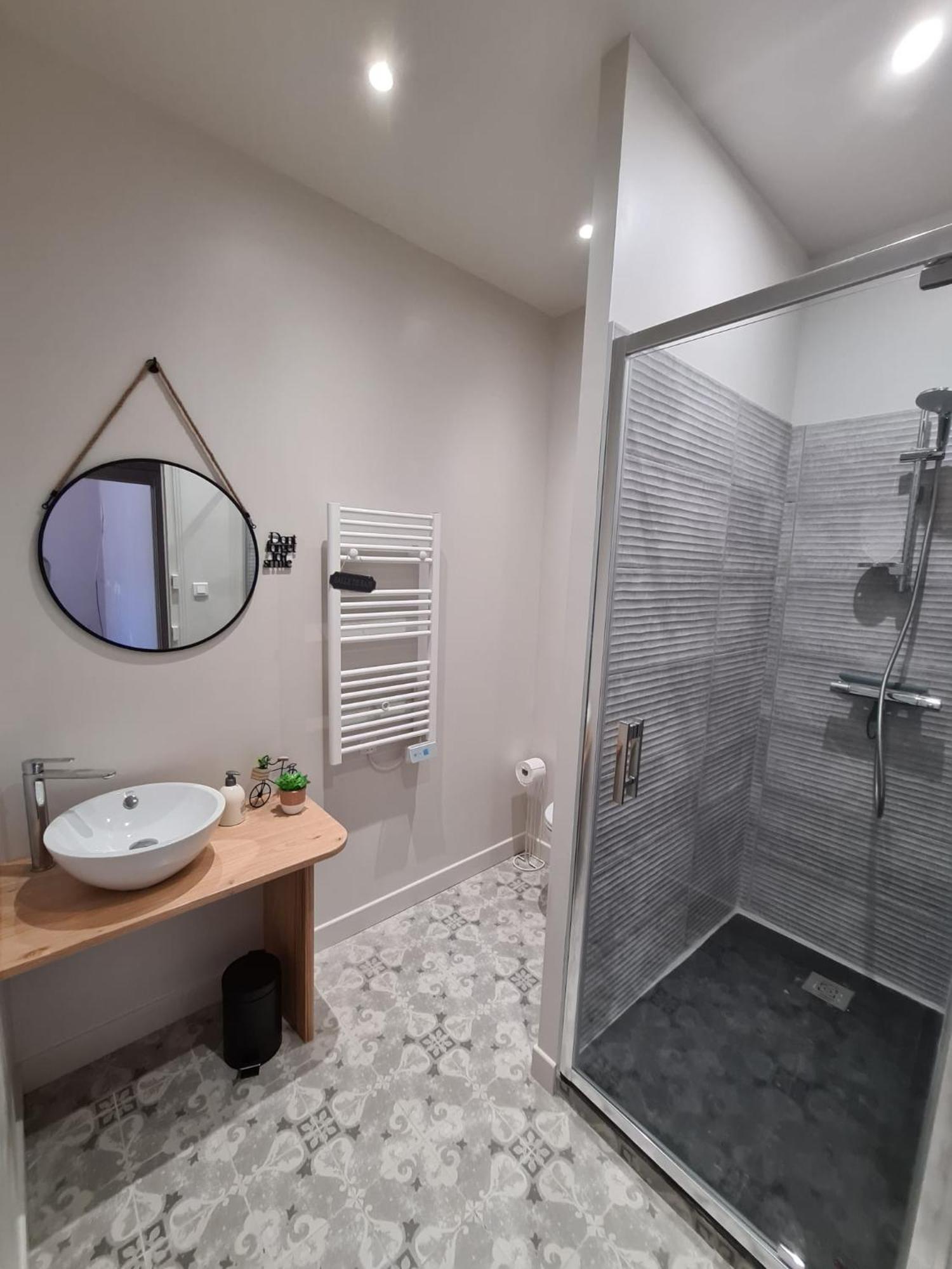 Plan B Hotel Сен Жан Пие-дьо-Пор Екстериор снимка