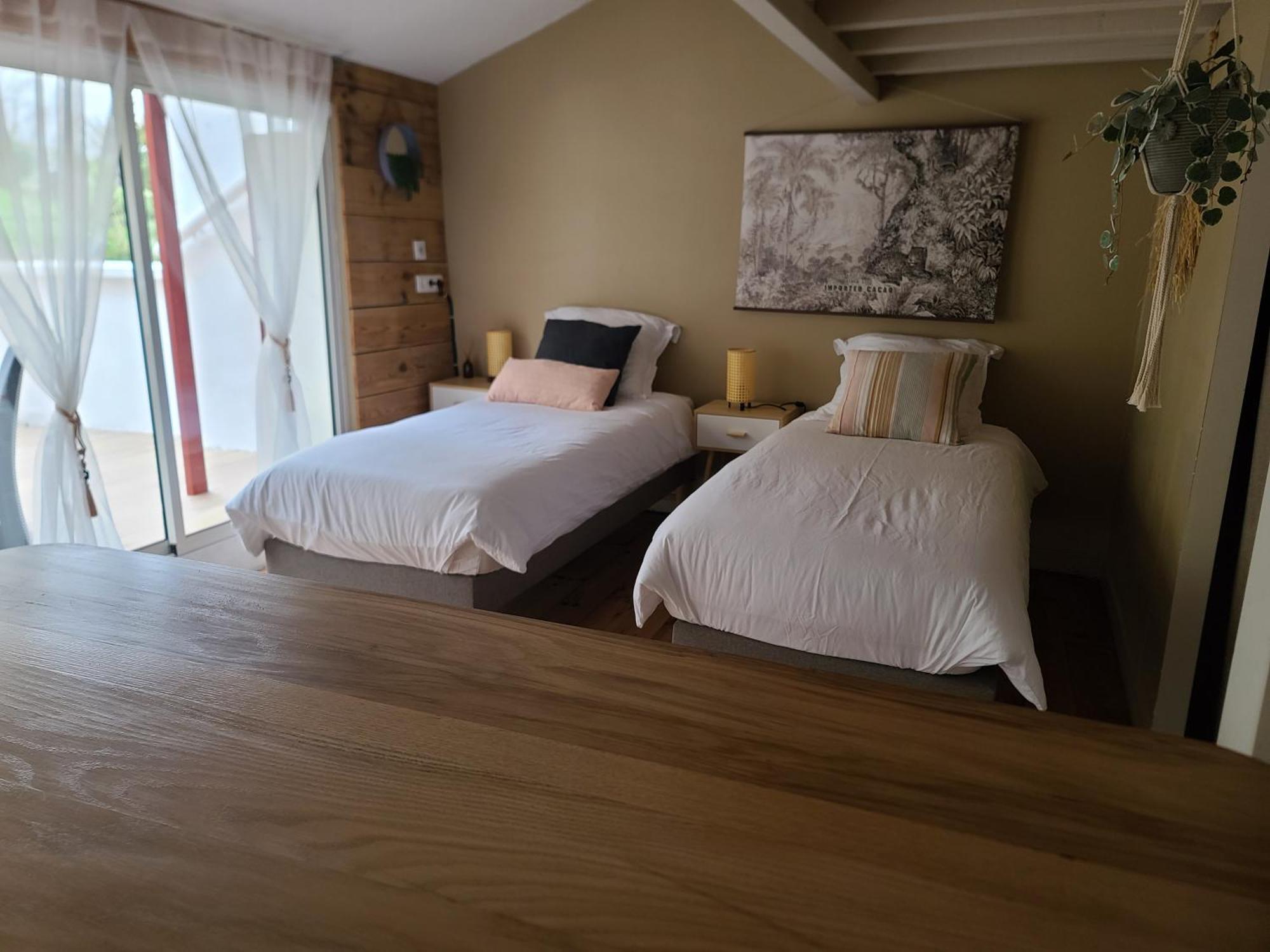 Plan B Hotel Сен Жан Пие-дьо-Пор Екстериор снимка